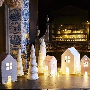 Anthropologie Ewen Christmas Decorative Tree L $28